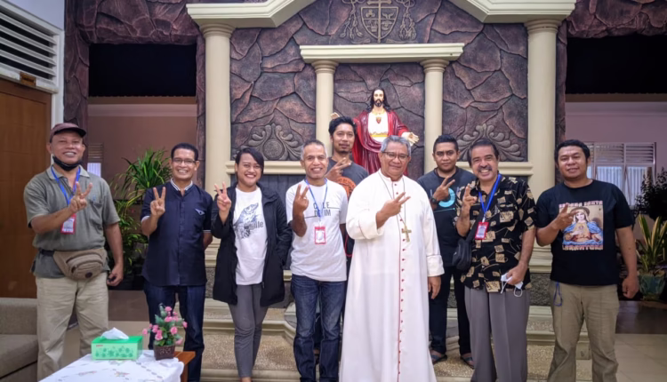 Uskup Edwaldus Minta Kaum Muda dan Elemen Umat Katolik Berpartisipasi Aktif Sukseskan Sinode II Keuskupan Maumere