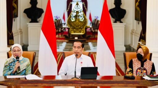 Jokowi Putuskan Percepat Penyaluran BLT BBM - Pojok Bebas