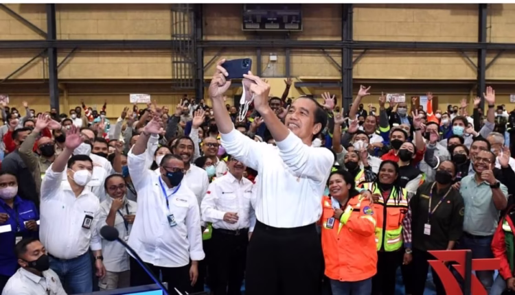 Jokowi Silaturahmi dengan Karyawan PT Freeport Indonesia di Mimika