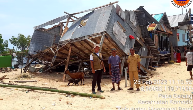 Korban Bencana Alam Desa Papagarang Terima Bantuan Pemkab Mabar