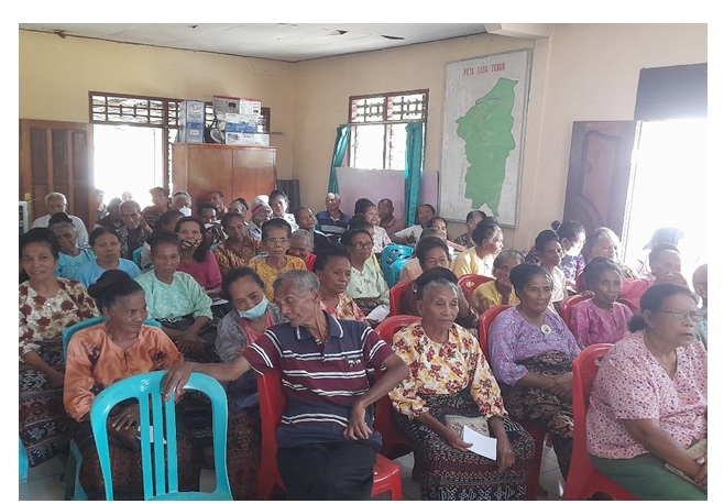 Puluhan Lansia Desa Tebuk dan Koting B Ikut Sosialisasi Draft Peraturan Bupati Sikka Tentang Komisi Daerah Lanjut Usia