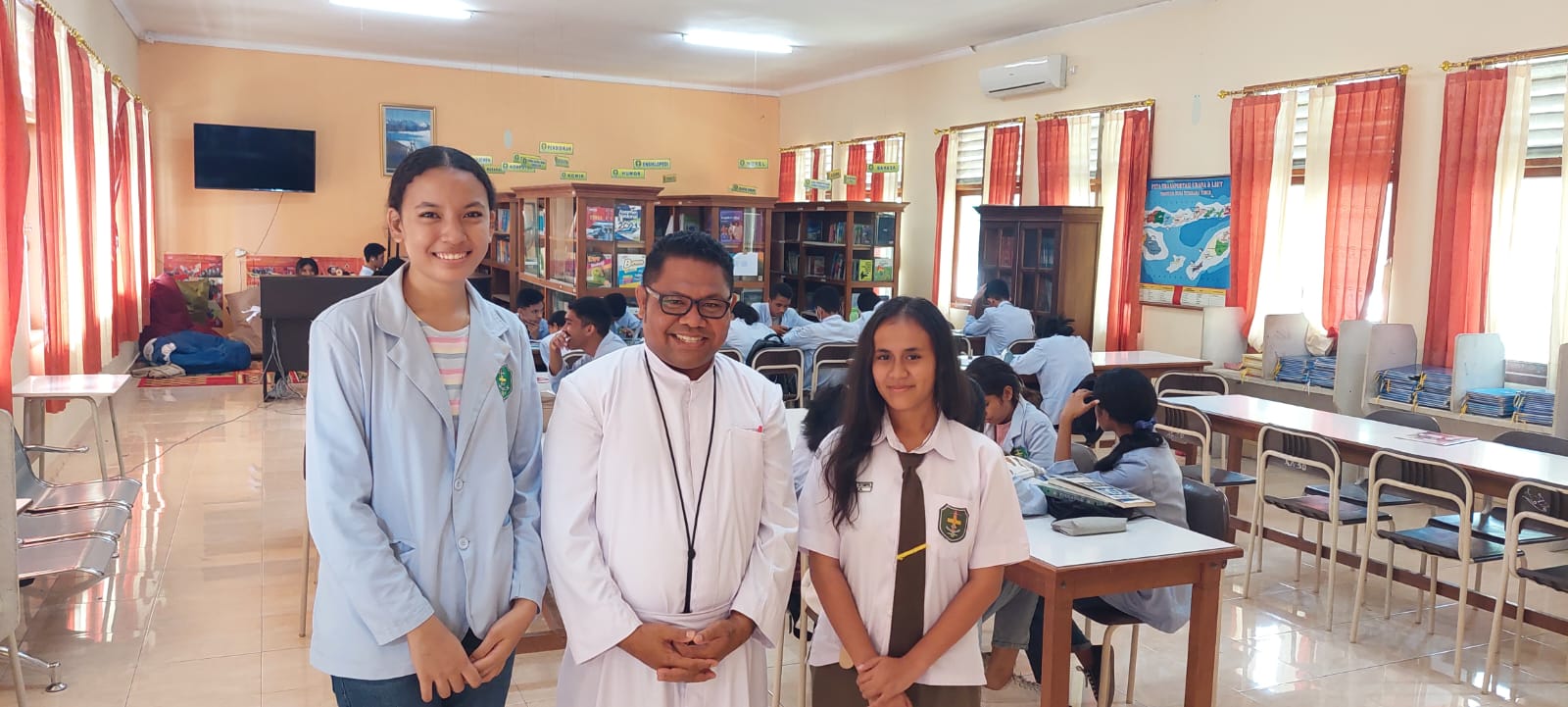 Wow, Siswi Kelas XI SMAK Frateran Maumere Lolos Beasiswa ke Jerman, dan Siswi Kelas XII Lulus Beasiswa Berprestasi ke UI