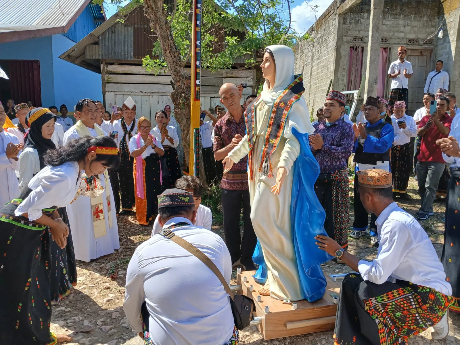 Elemen Umat Islam Terlibat Aktif dalam Prosesi Penerimaan Bunda Maria Festival Golo Koe di Bari Kabupaten Manggarai Barat