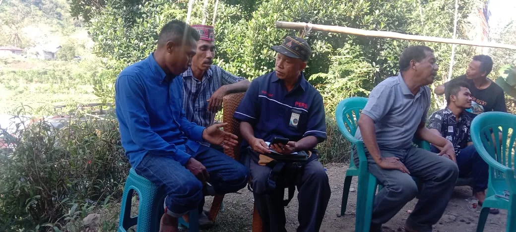 Jelang HUT RI ke-80, Warga Rabo Kecamatan Reok Belum Terkoneksi Listrik PLN, Belasan KK Memakai Lampu Pelita