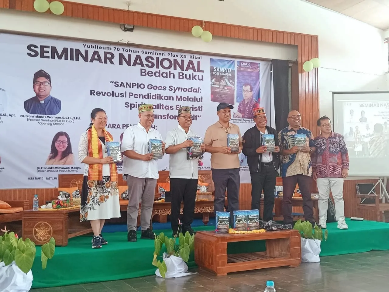 Doktor Mantovanny Tapung Dosen Unika St. Paulus Ruteng Publikasi 16 Buku dan 85 Artikel Ilmiah di Jurnal Nasional dan Internasional