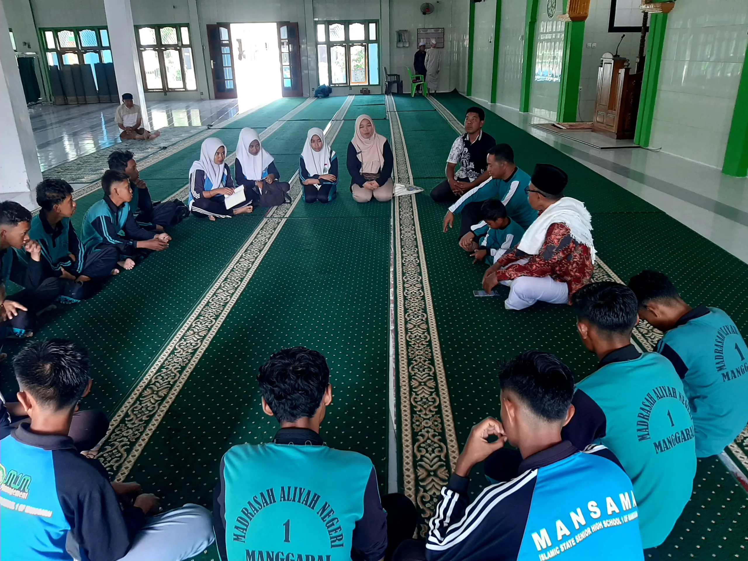 Perkokoh Toleransi dan Peradaban, Siswa MAN I Manggarai Gelar Outing Class ke Masjid, Gereja Katolik, dan Gereja Ephata di Reo