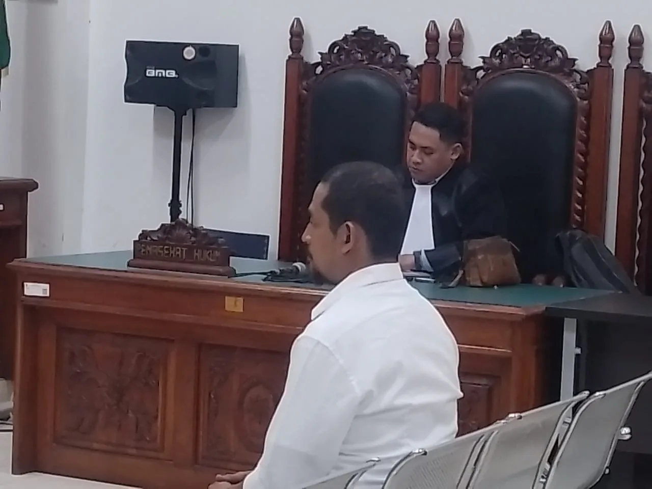 Mantan Kapolres Ngada dituntut 20 tahun dalam kasus kekerasan seksual anak.