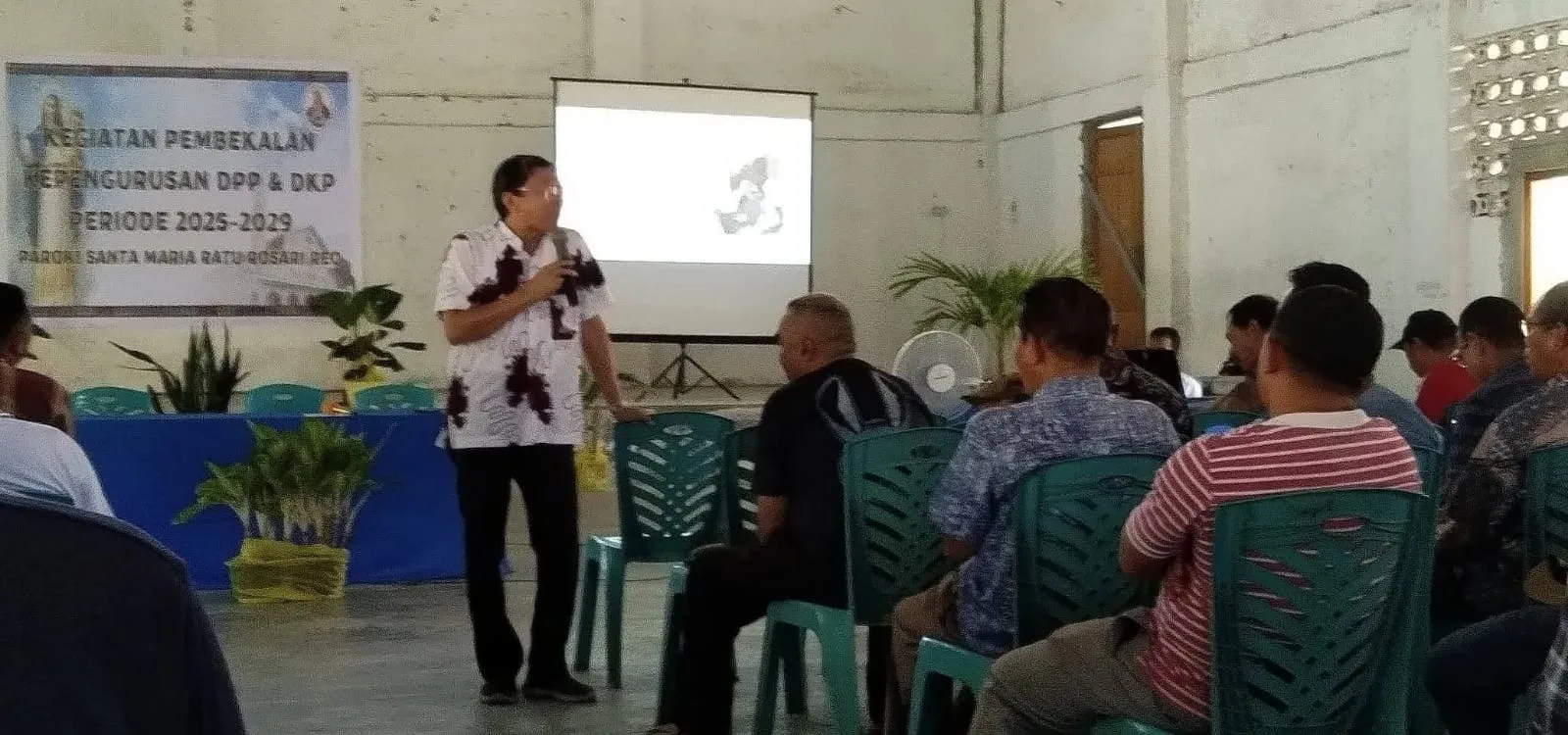 Pengurus DPP dan DKP Paroki Reo Antusias Ikuti Pembekalan Kepemimpinan Pastisipatif, Kolaboratif, dan Pastoral Terlibat